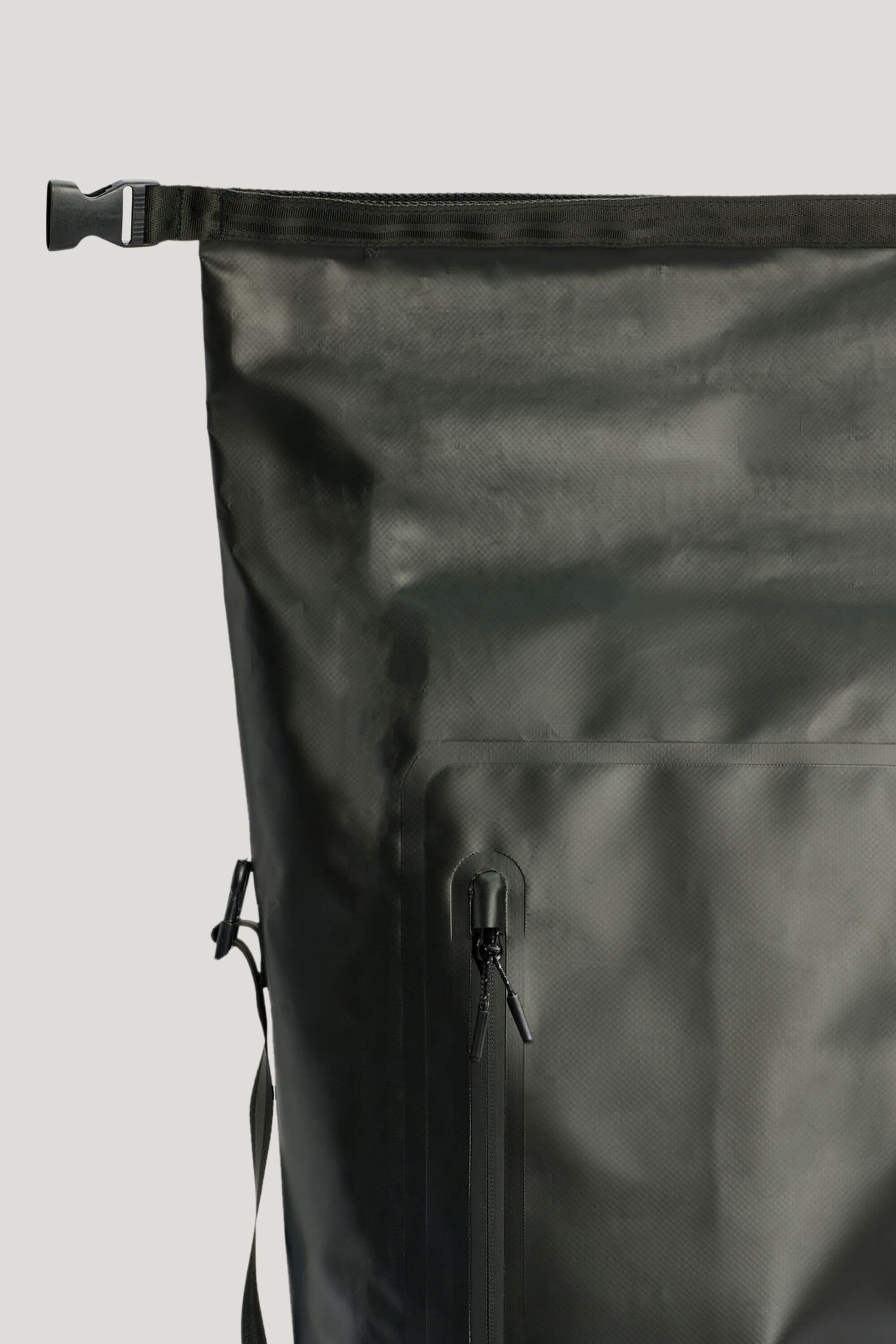 LYA ROLLTOP VANDTÆTTE TASKE